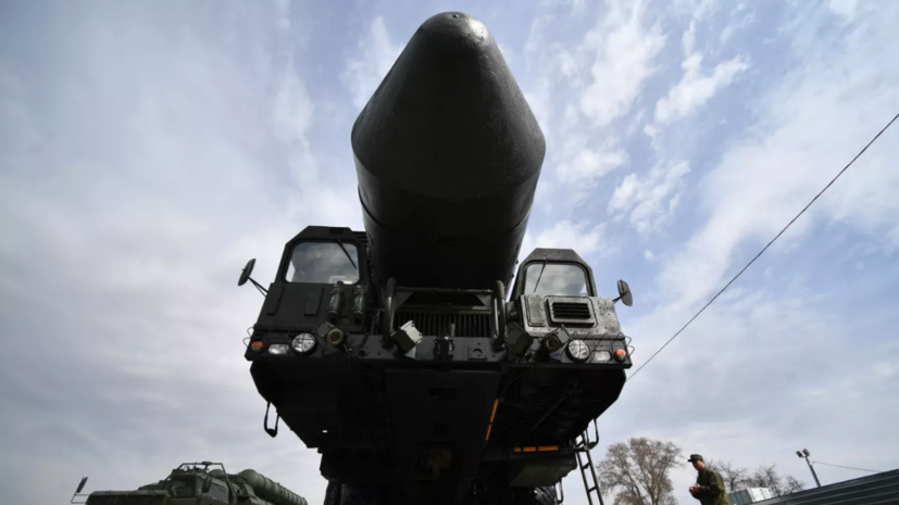 В разных регионах России ракеты «Ярс» загрузили в пусковые установки