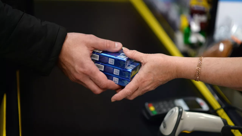 Госдума приняла закон о запрете продажи табака и вейпов на остановках транспорта