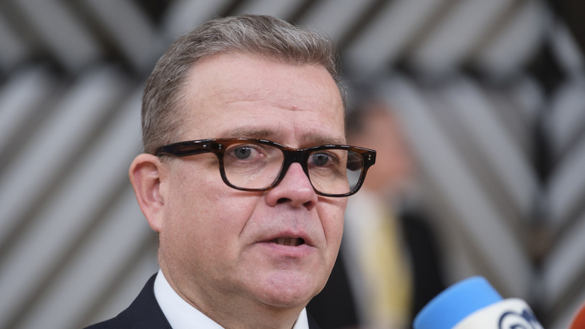 Премьер Финляндии извинился за фото депутатов с жестами, оскорбляющими азиатов