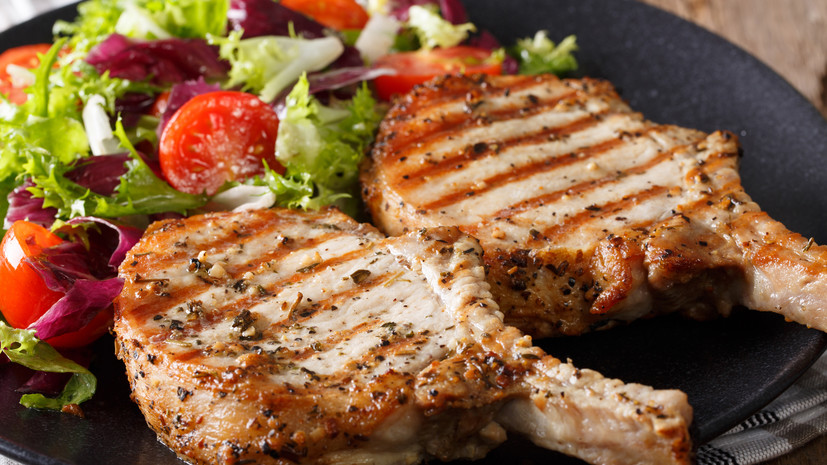 Гастроэнтеролог Мельникова назвала блюда из свинины самыми вредными