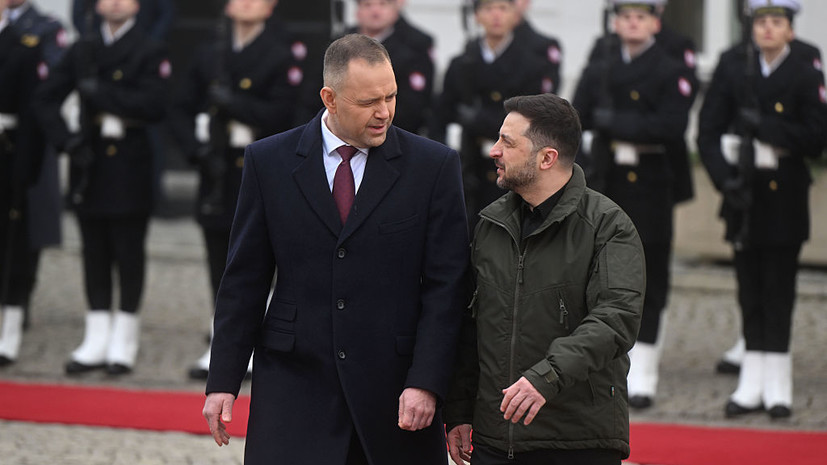 Навроцкий подарил Зеленскому двухтомник о Волынской резне