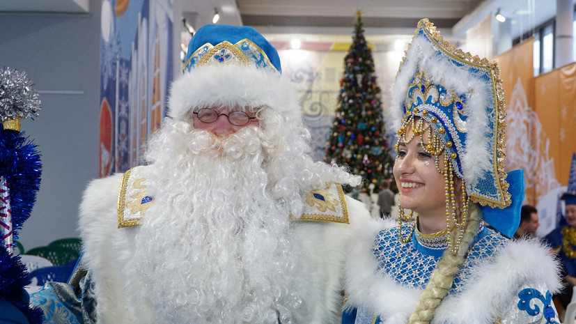 Минпросвещения: празднование Нового года в школах предусматривает открытые уроки