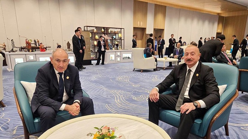 Пашинян поблагодарил Алиева за разблокировку транзита грузов в Армению