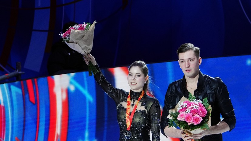 Галлямов снял свою серебряную медаль на награждении чемпионата России