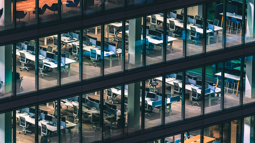 Лишь треть россиян хотели бы работать в крупных корпорациях