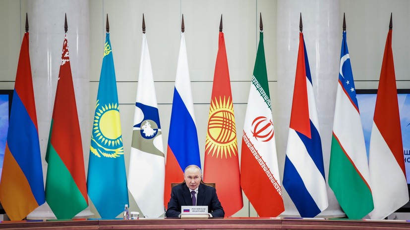 Лидеры СНГ посетили Эрмитаж в Петербурге