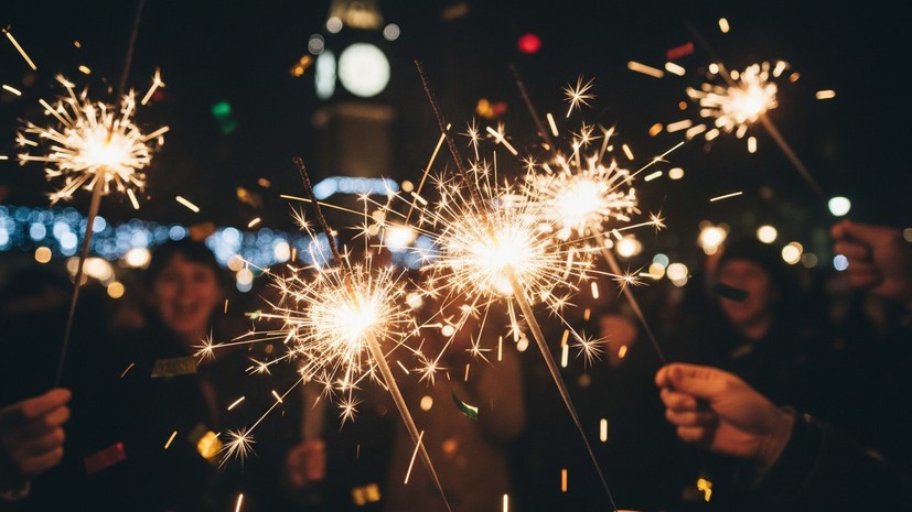 Россиян предупредили об опасности бенгальских огней на Новый год