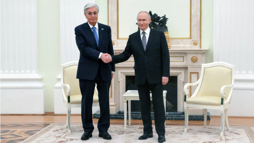 Путин и Токаев провели двустороннюю встречу после саммита СНГ