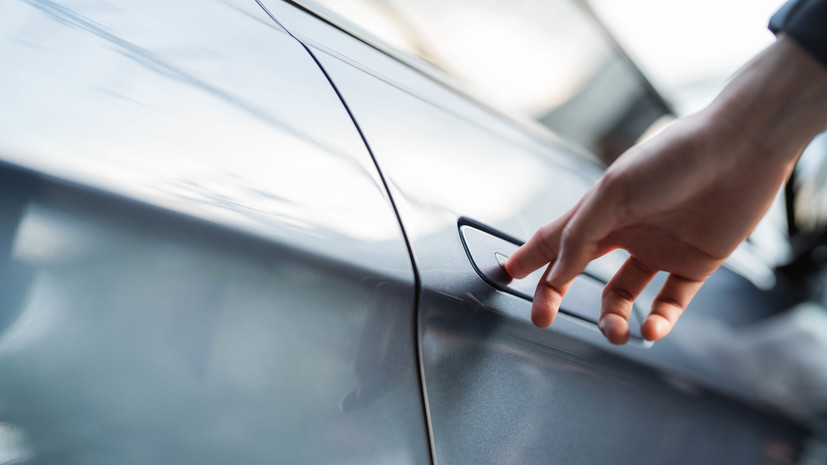 Bloomberg: неоткрывшиеся двери Tesla стали причиной гибели 15 человек