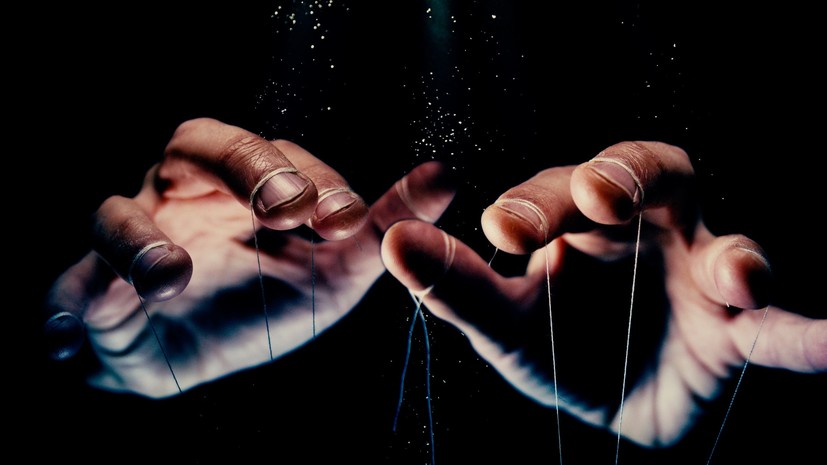 Психотерапевт Мартынов: человек-манипулятор создаёт «квазипотребность»