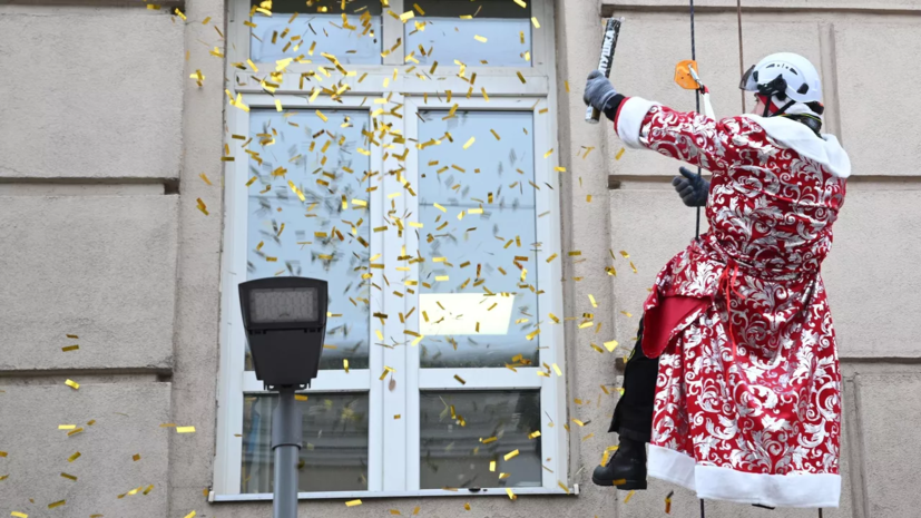 Психолог Безкопыльная объяснила пользу визитов Дедов Морозов к больным детям