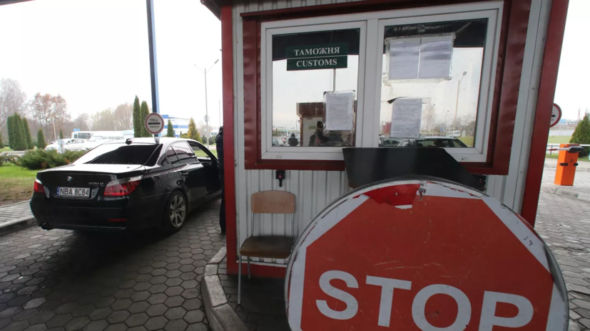 На границе с Польшей образовалась пробка из рвущихся в Россию европейцев