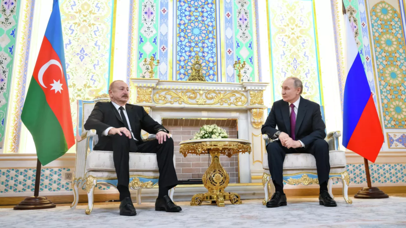 Путин поздравил Алиева с днём рождения