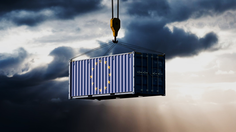 SHOT: таможня ЕС задерживает посылки из России из-за их «роскошности»