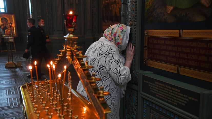 Священник объяснил, можно ли православным праздновать Рождество 25 декабря