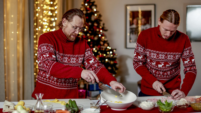Карпин и Сафонов приготовили оливье в преддверии Нового года