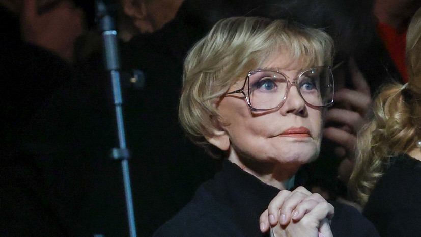 Алентова умерла после церемонии прощания в Москве с народным артистом Лобоцким