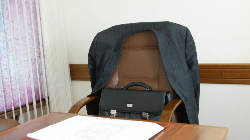 Депутат гордумы Тольятти Дорожкин покинул пост после скандала с родами жены