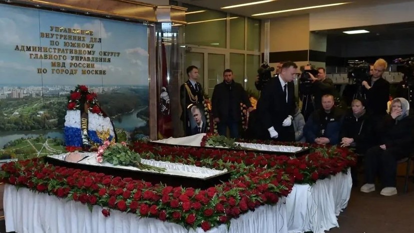 В Москве попрощались с погибшими при взрыве сотрудниками ДПС