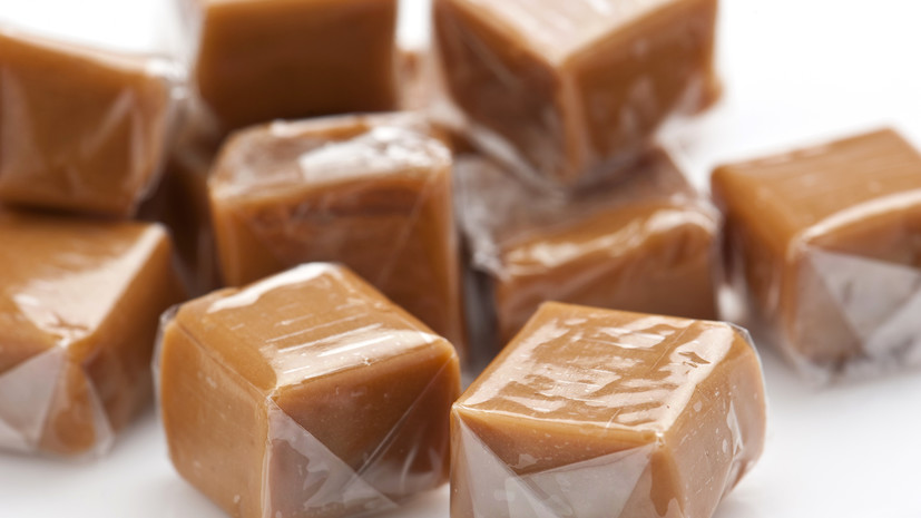 Педиатр назвала карамель и ириски самыми вредными в сладких подарках для детей