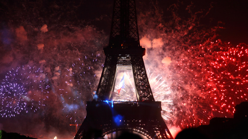 BFMTV: во Франции задержали 40 человек после запуска салютов у Эйфелевой башни
