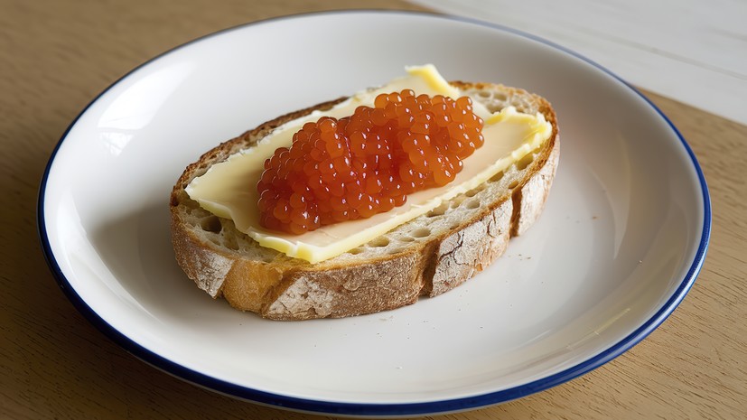 «Контур.Маркет»: средняя цена бутерброда с красной икрой составляет 168 рублей