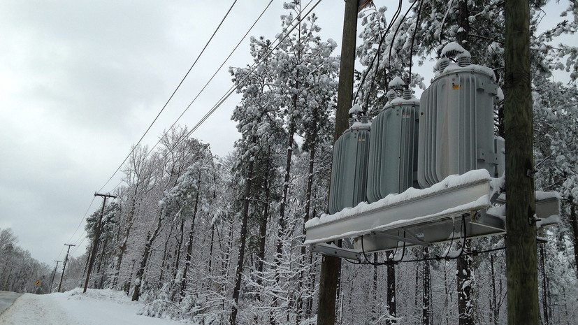 В Сочи из-за шторма повреждены линии электропередач