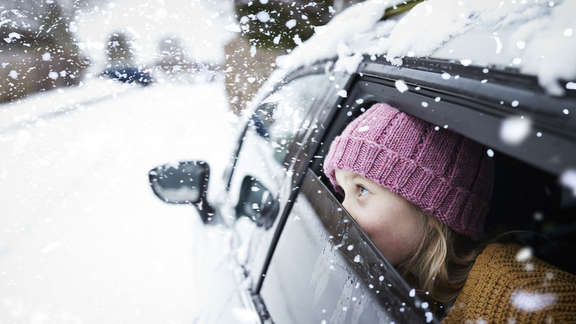 Россиянам рассказали, как безопасно путешествовать на авто с детьми зимой