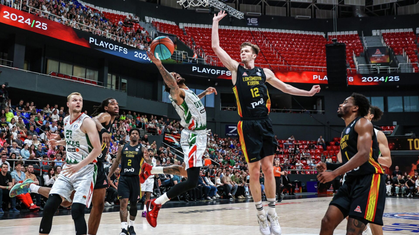 Российский баскетболист с действующим контрактом перешёл в команду университета США