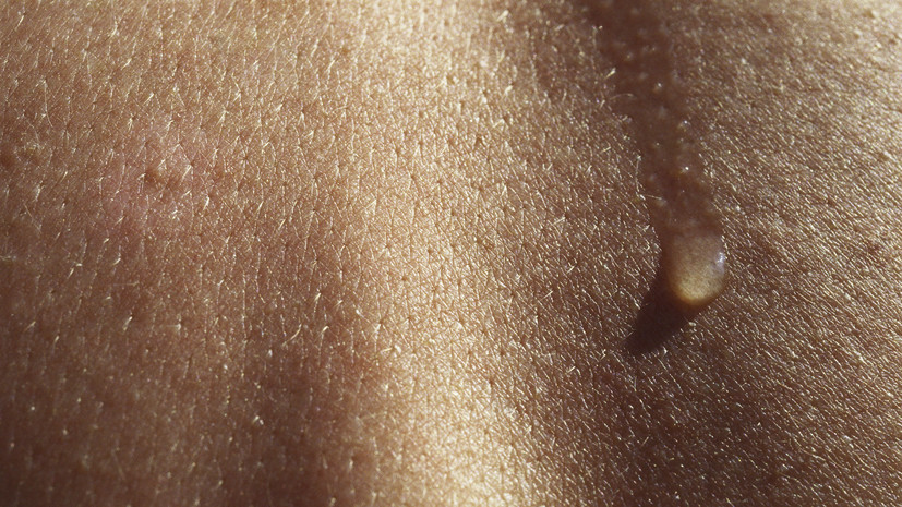 Врач Болибок предупредил об опасности контакта кожи и снега с реагентами