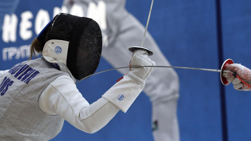 FIE объявила о допуске юных российских фехтовальщиков с флагом и гимном