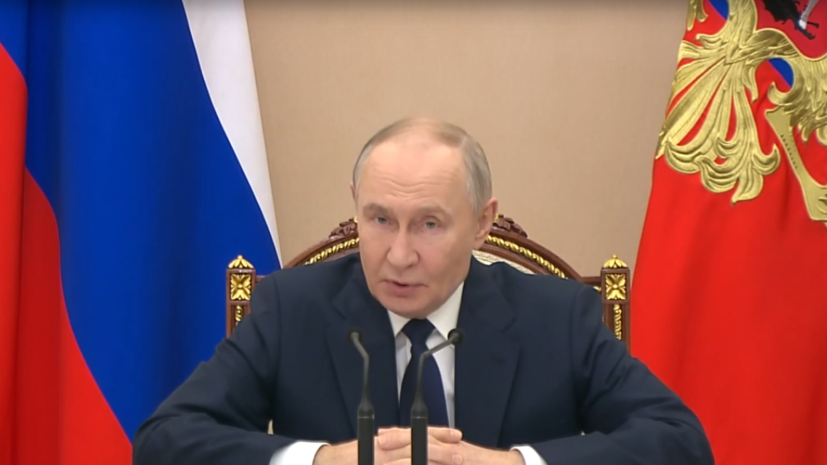 &laquo;Прорвали оборону противника и хорошим темпом развивают наступление&raquo;: Путин &mdash; о работе группировки войск &laquo;Восток&raquo;