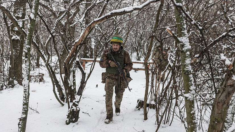 РИА Новости: в Киеве пьяные военные ВСУ протаранили автомобиль, погибла женщина