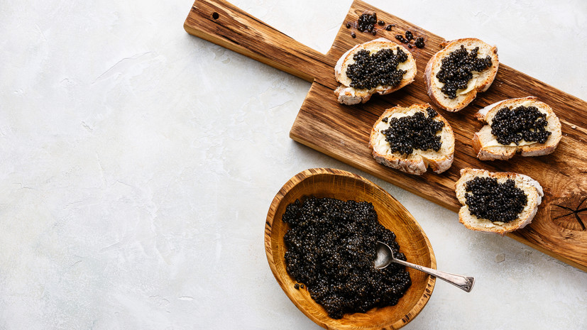 «Контур.Маркет» оценил цену одного бутерброда с чёрной икрой в 656 рублей