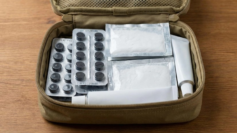 Врач Романенко: в новогоднюю аптечку нужно положить энтеросорбенты