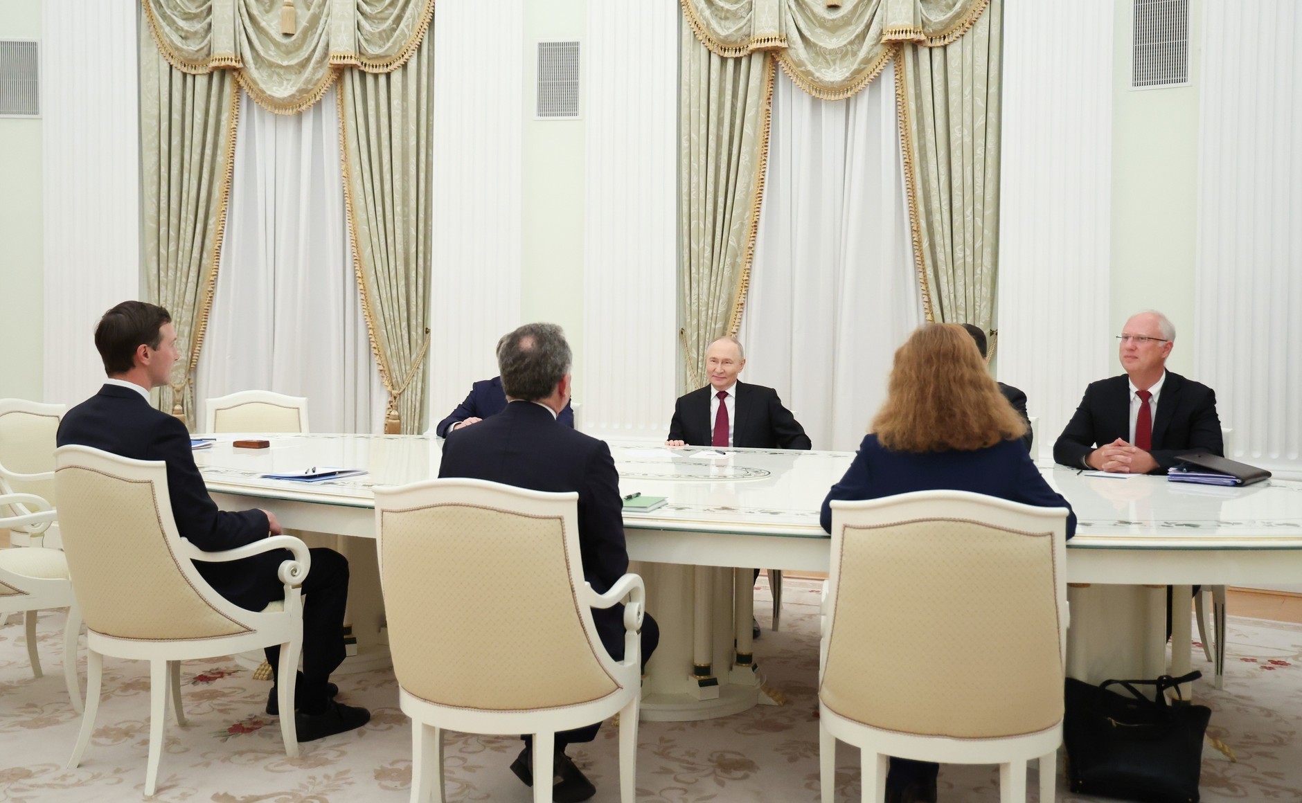 «Обсуждали не конкретные формулировки, а суть»: как прошли переговоры Путина с американской делегацией