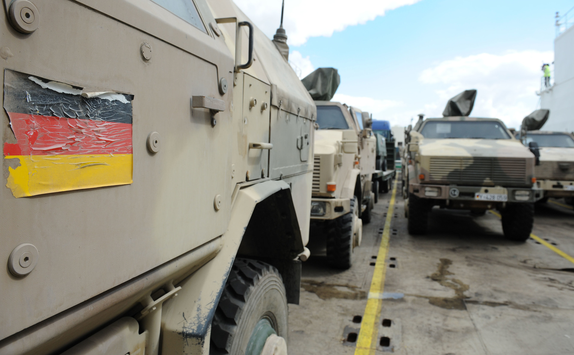 «Оправдать расходы на милитаризацию»: в Венгрии заявили о планах ЕС по подготовке к войне с Россией