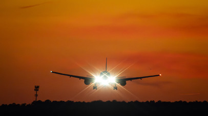 Boeing 777-200 готовится к посадке в Домодедово из-за возгорания двигателя