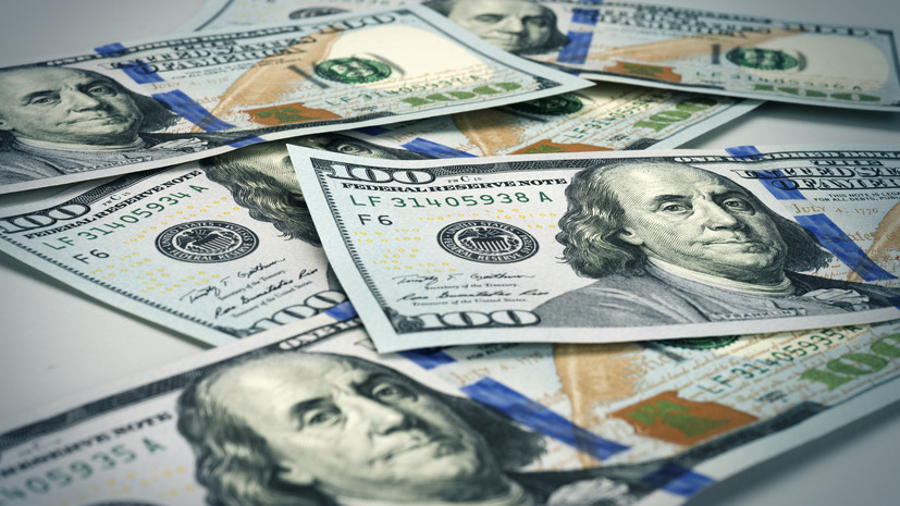 РИА Новости: в 2025 году рубль стал самым подорожавшим к доллару