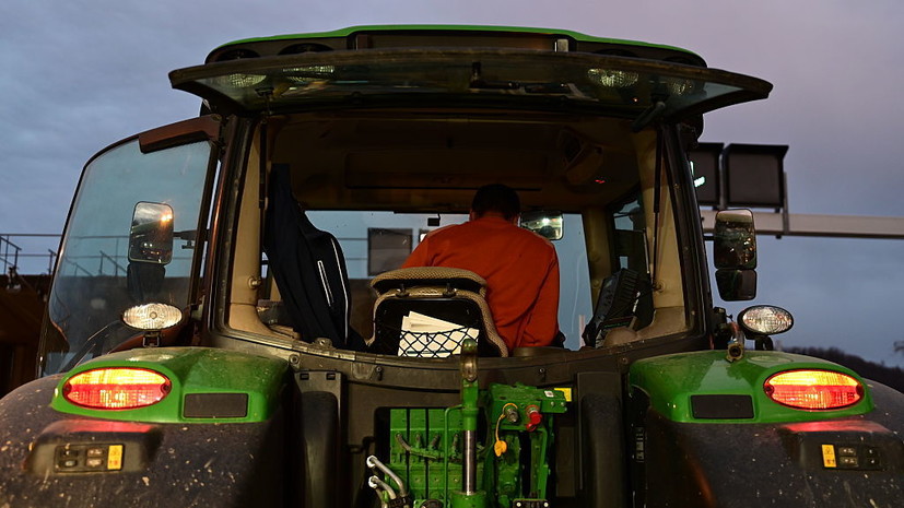 Депутат Оглоблина: зарплаты трактористов могут достигать 300 тысяч рублей Депутат Оглоблина: зарплаты трактористов могут достигать 300 тысяч рублей