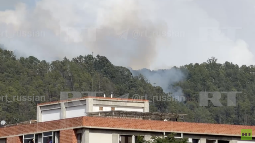 Корреспондент RT показал атакованный США район Венесуэлы