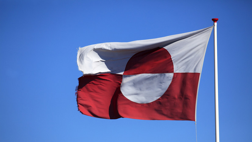 Жена советника Трампа разместила карту окрашенной в цвета флага США Гренландии