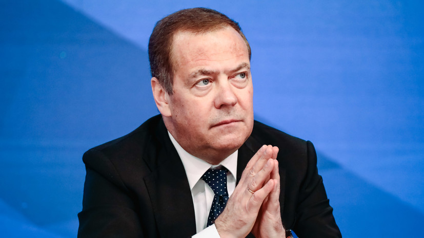 Медведев допустил реализацию венесуэльского сценария США на Украине