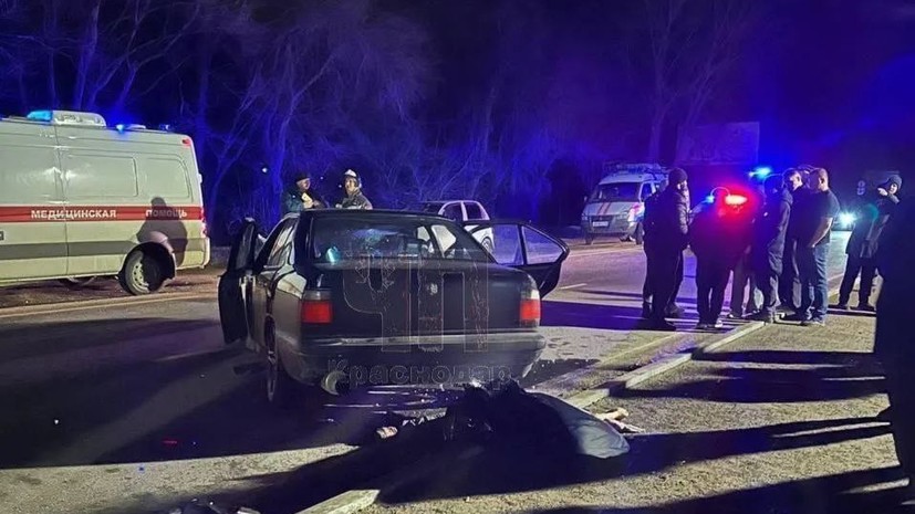 Автомобиль въехал в остановку в Горячем Ключе, погибла женщина