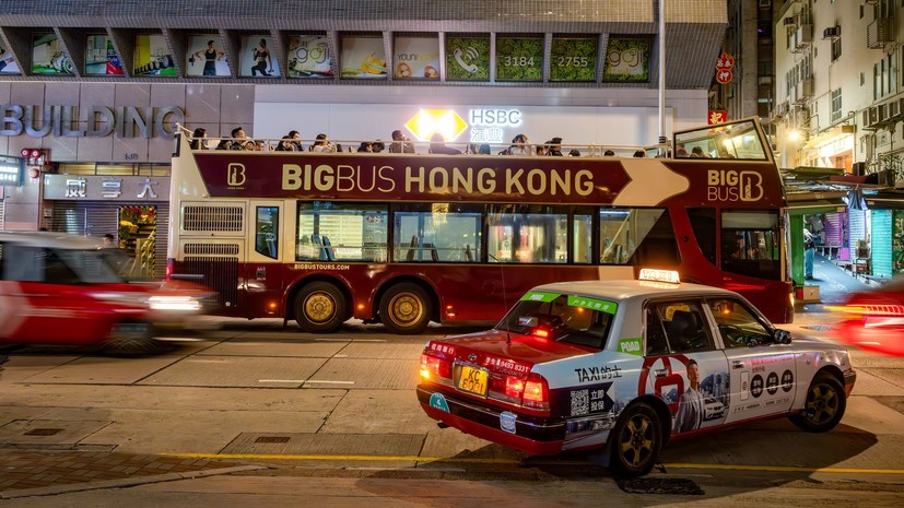 Baza: автобусы с русскими туристами застряли на границе с Китаем