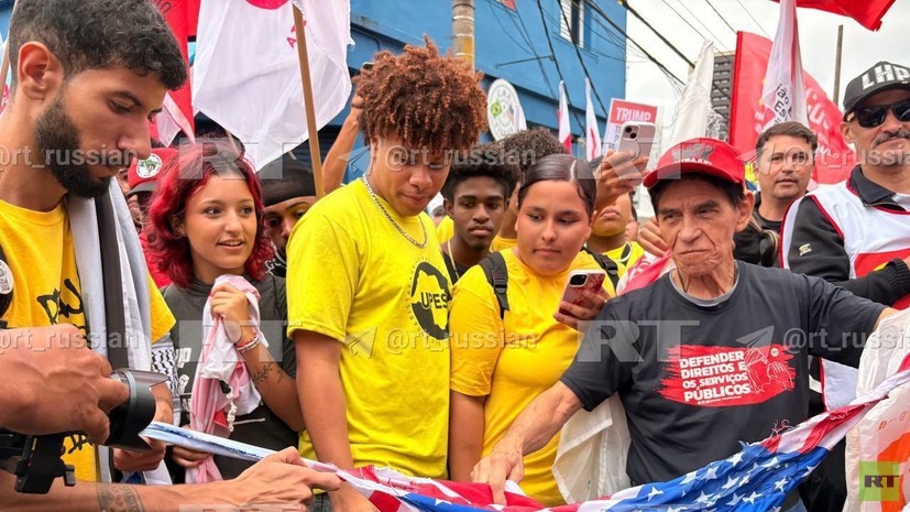 На улицы Каракаса вышли тысячи протестующих против агрессии США