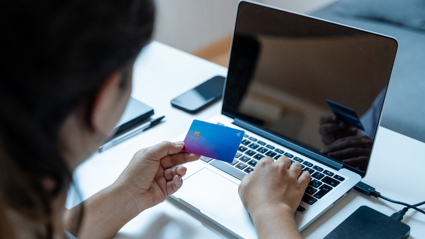 РИА Новости: с января семьям с доходом до 106,4 тысячи рублей будет доступен кешбэк