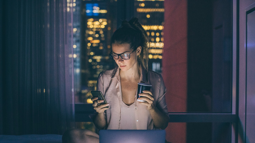 Врач Новиков: отказ от кофе вечером поможет восстановить сон в зимний период