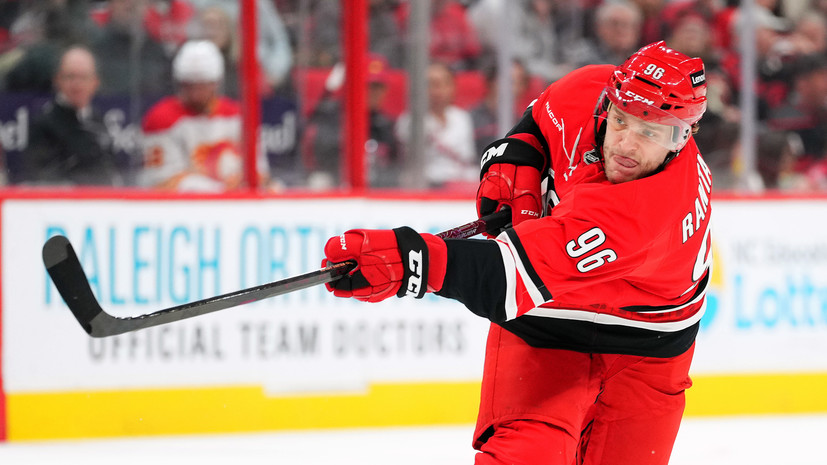 Ассистентский покер Свечникова помог «Каролине» победить «Даллас» в НХЛ