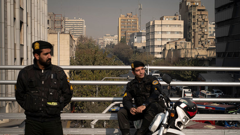 Fars: в Иране при нападении на полицейских погибли два человека, 30 пострадали